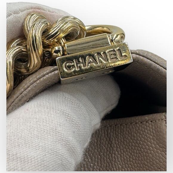 Medium Boy Flap Bag Quilted Caviar Leather Beige Authentic - Picture 7 of 16